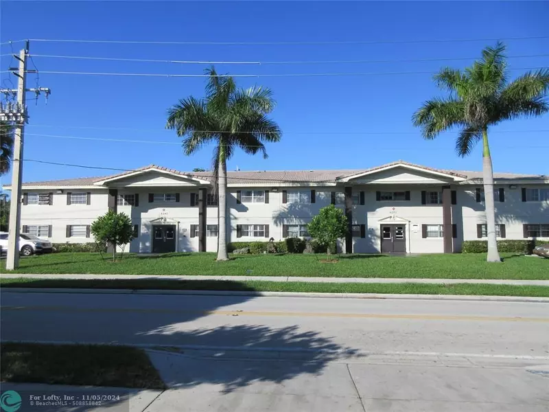 4240 Woodside Dr  #8, Coral Springs, FL 33065