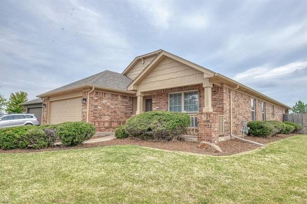 18100 Montoro Way, Edmond, OK 73012