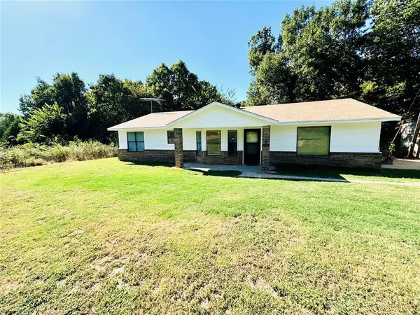 15401 S Pottawatomie Road, Mcloud, OK 74851