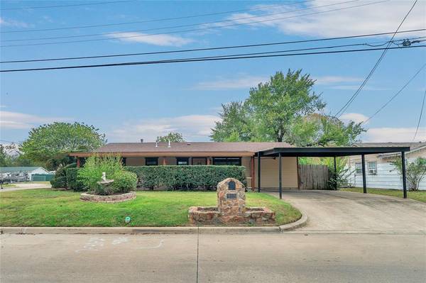 902 SE 16th Street, Mineral Wells, TX 76067