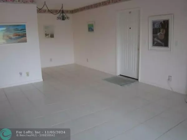 Boca Raton, FL 33486,620 NW 13th St  #35