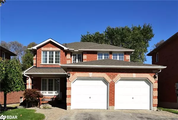 140 Country LN #Upper, Barrie, ON L4N 0N1