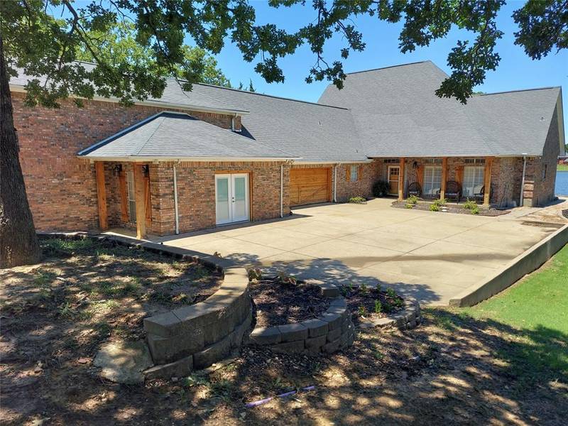 214 Kiowa Drive E, Lake Kiowa, TX 76240