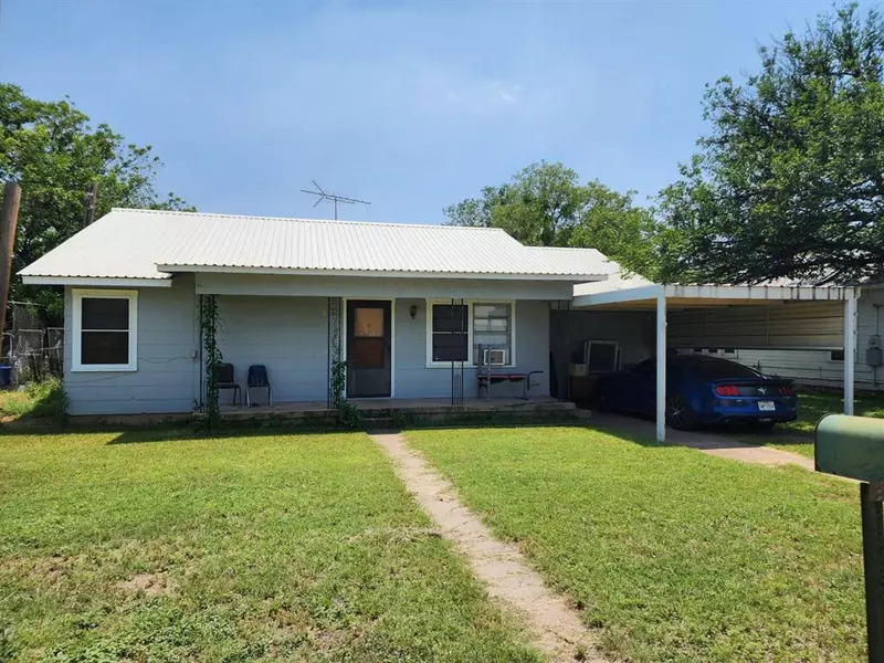 507 Tinkle Street, Winters, TX 79567