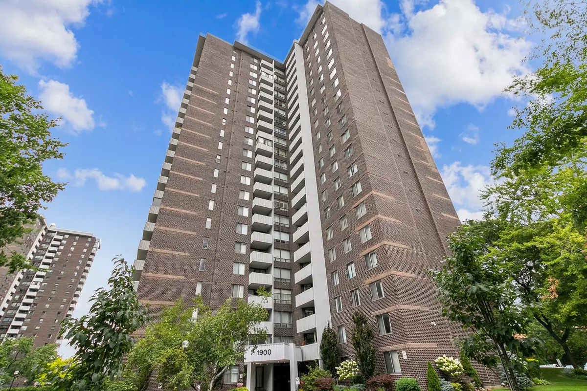 Toronto C15, ON M2J 4T4,1900 Sheppard AVE E #2102