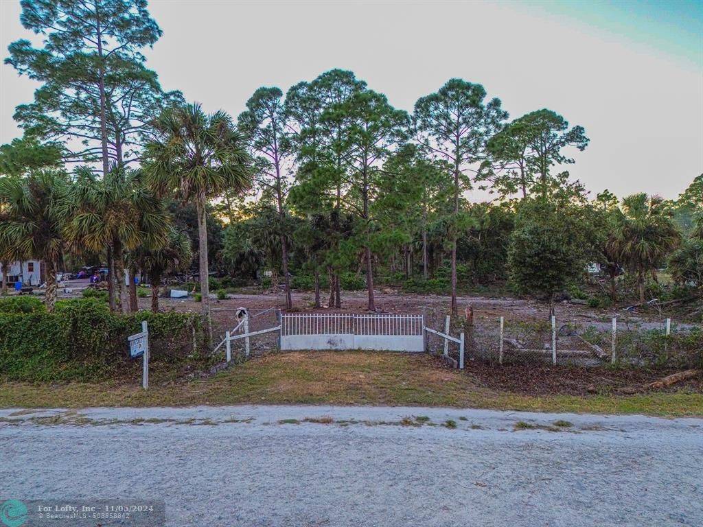 Clewiston, FL 33440,630 S Trebol