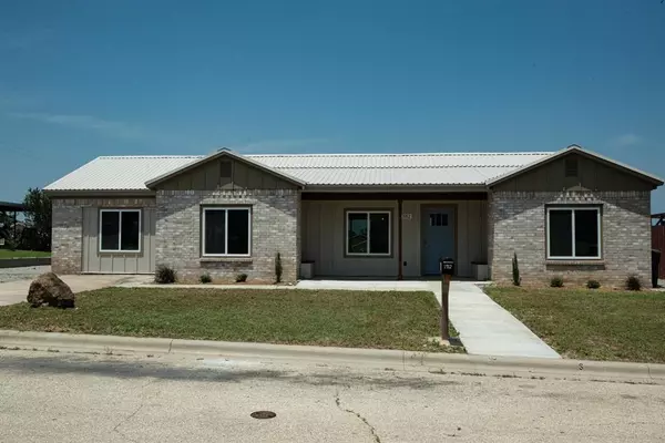 1912 W Brown Street, San Saba, TX 76877