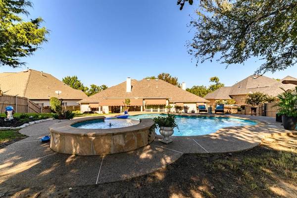 7 Forest Drive, Mansfield, TX 76063