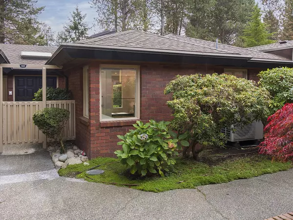 Oak Bay, BC V8P 5M8,2345 Cedar Hill Cross Rd #115