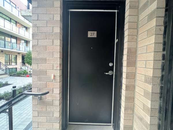 Toronto C06, ON M3H 0E8,861 Sheppard AVE W #TH27