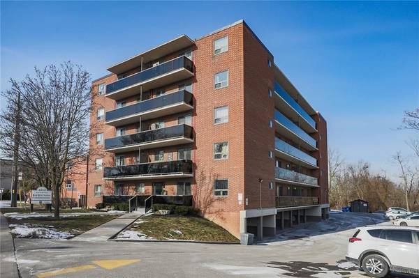 2373 King ST #57, Hamilton, ON L8K 1X9