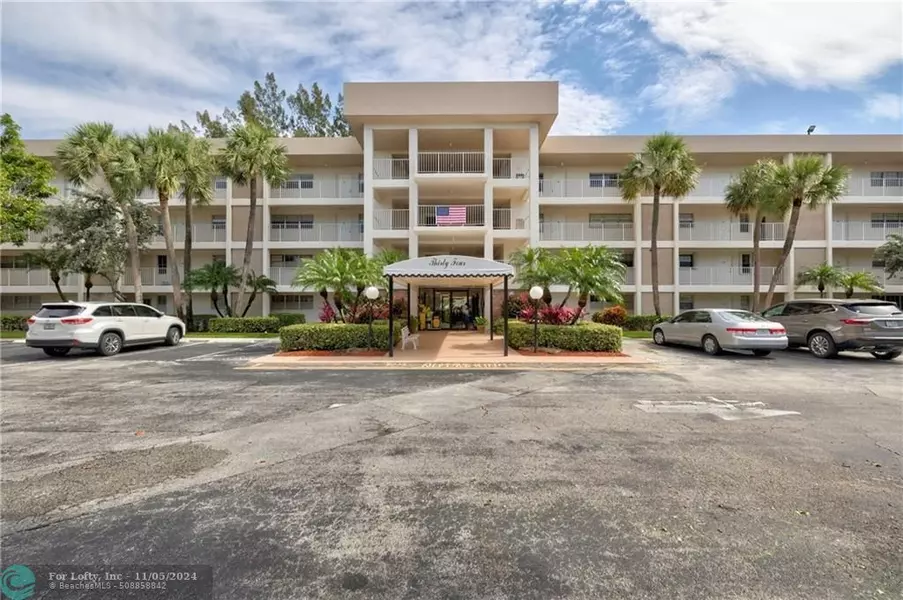 3051 S Palm Aire Dr  #102, Pompano Beach, FL 33069