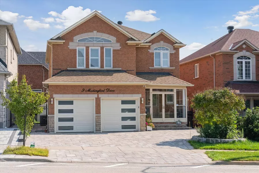 9 Mockingbird DR, Richmond Hill, ON L4E 4L7