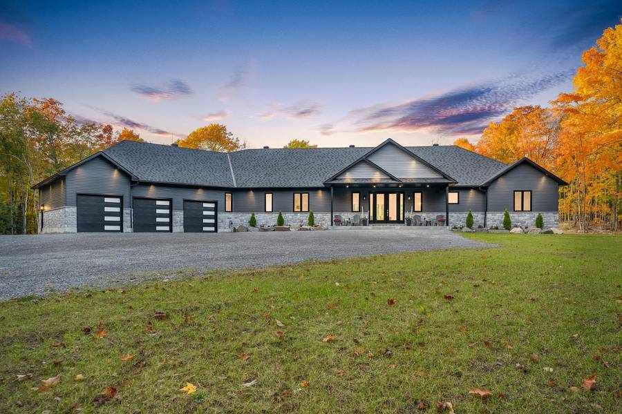 1250 Old Parry Sound RD, Muskoka Lakes, ON P0B 1M0