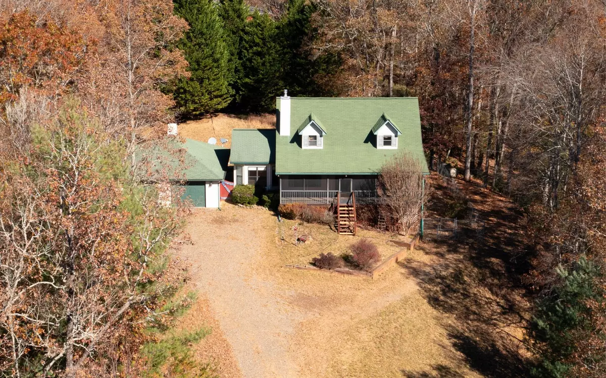 Warne, NC 28909,917 Quail Cove Circle