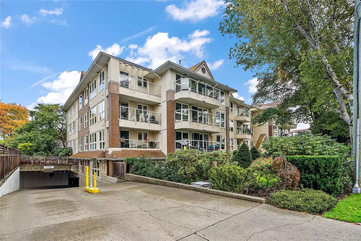 Victoria, BC V8R 4P7,1501 Richmond Ave #305