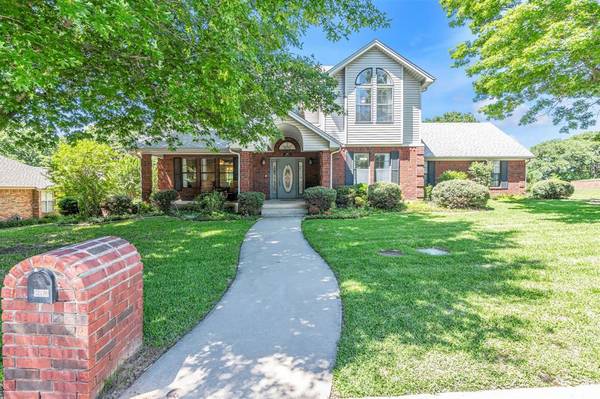 Bowie, TX 76230,807 Woodland Trail N