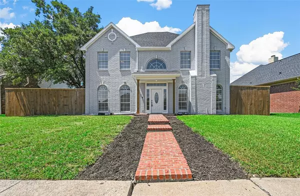 7909 Coastway Drive, Rowlett, TX 75088