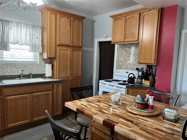 Pueblo, CO 81004,1643 Cedar ST