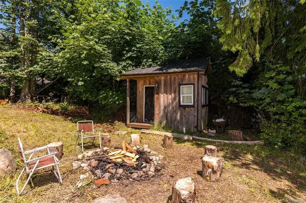 Salt Spring, BC V8K 1P3,174 Victoria St