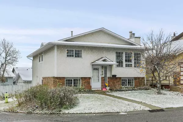 48 Sandpiper WAY Northwest, Calgary, AB T3K 3C6