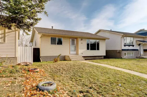 Calgary, AB T3J 2A2,172 Castledale WAY NE