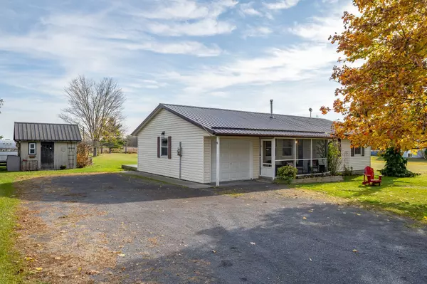 17884 Loyalist Pkwy, Prince Edward County, ON K0K 3L0