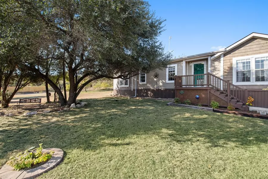 5808 N Lakeside Hills Court, Granbury, TX 76048