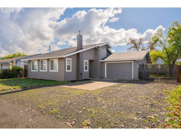 200 VALENTINE AVE, Sutherlin, OR 97479