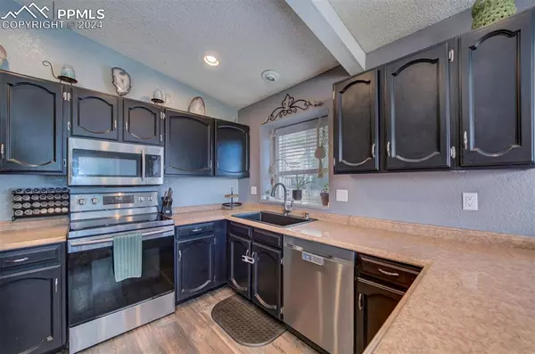 Colorado Springs, CO 80918,5910 Topview CT