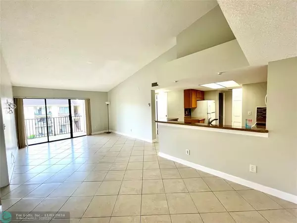 Coral Springs, FL 33071,9200 W Atlantic Blvd  #32