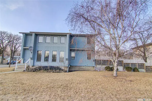 302 McLeod AVENUE E, Melfort, SK S0E 1A0