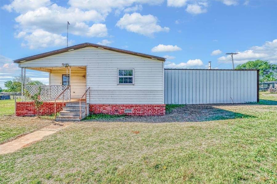 804 W 11th Street, Elk City, OK 73644