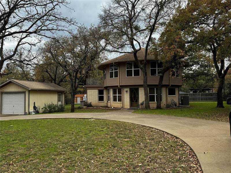 5002 Alamo Court, De Cordova, TX 76049