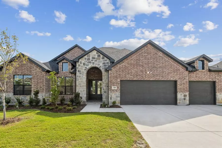 709 Abbey Road, Van Alstyne, TX 75495