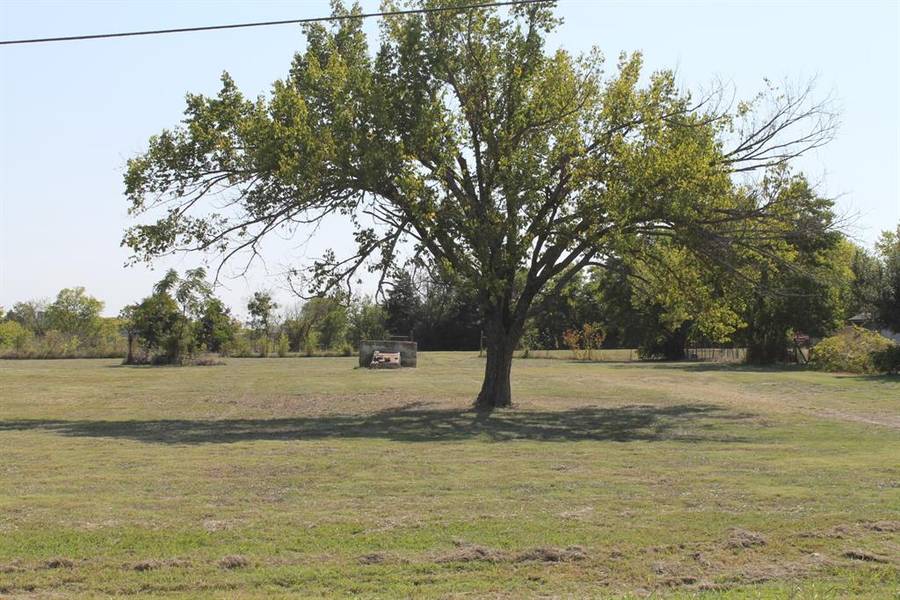 2 Acre + or - FM 272, Celeste, TX 75423