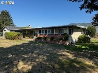 15475 OCEANVIEW DR, Brookings, OR 97415