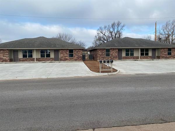 407 N 7th Street, Weatherford, OK 73096