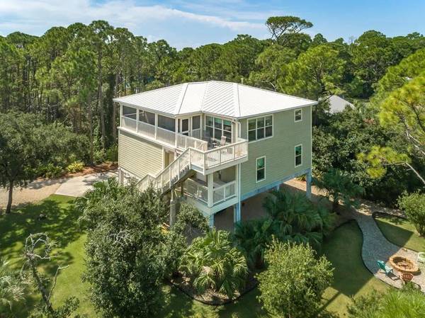 900 Bay Shore Dr, St. George Island, FL 32328