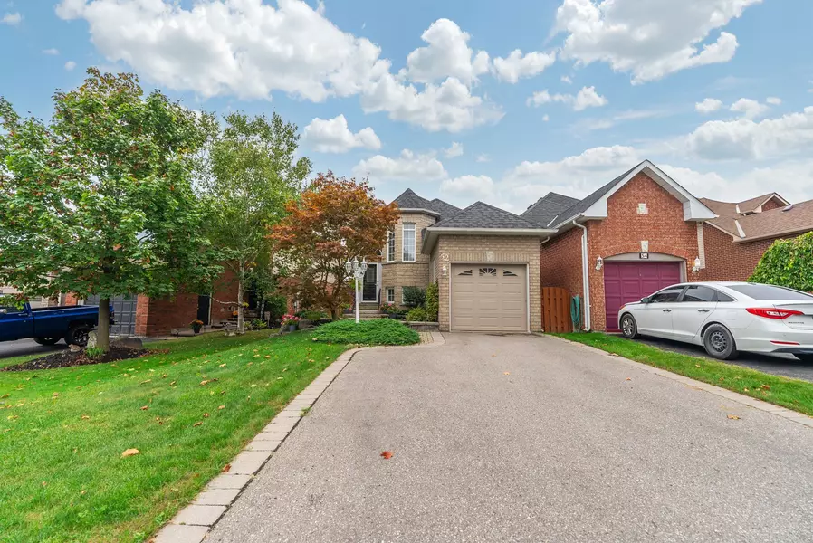 52 Abernethy CRES, Clarington, ON L1C 4Z1