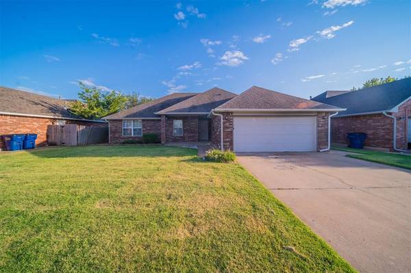 430 W Strasburg Way, Mustang, OK 73064