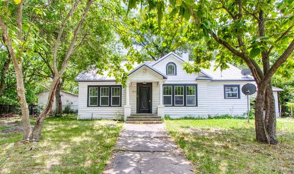 819 W 10th Street, Bonham, TX 75418