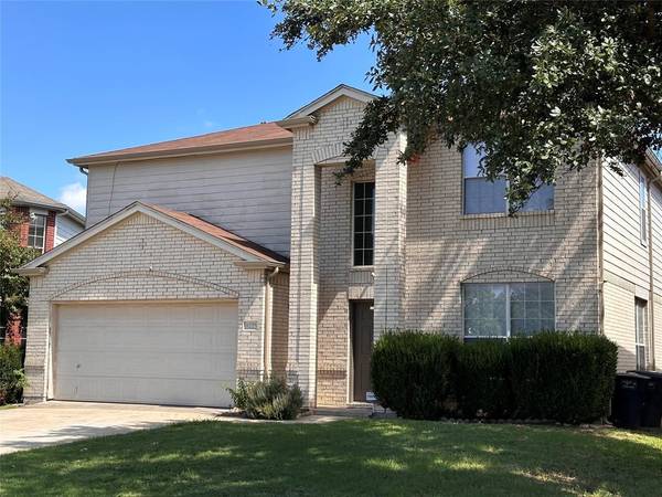 8225 French Quarter Lane, Fort Worth, TX 76123