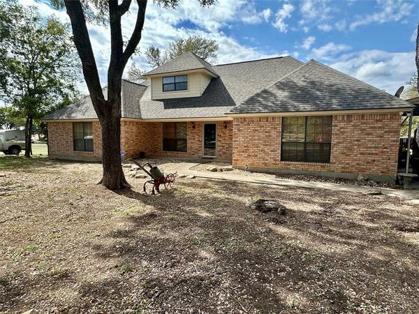 904 Live Oak Circle, Hico, TX 76457