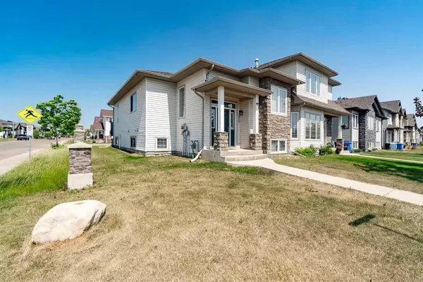 213 Blue Jay RD, Fort Mcmurray, AB T9K0L7