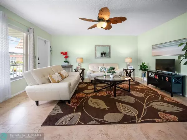 Vero Beach, FL 32962,103 Royal Oak Drive  #206