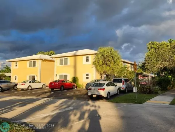 Pompano Beach, FL 33060,1420 SE 4th Ave  #7