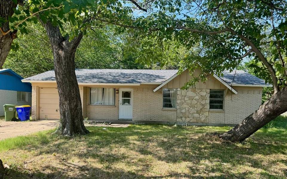 5841 Hanson Drive, Watauga, TX 76148