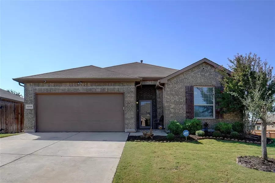 1316 Glenwood Drive, Azle, TX 76020