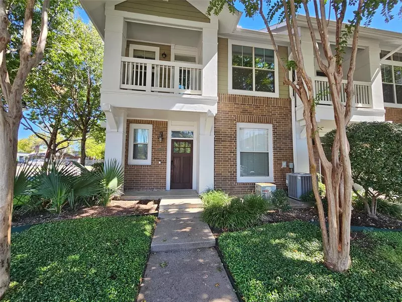 1872 Summit Avenue, Dallas, TX 75206